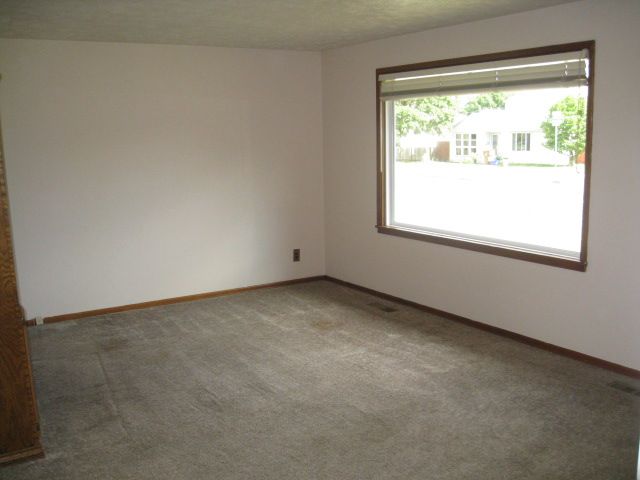 1127  E Columbia Ave - Photo 6