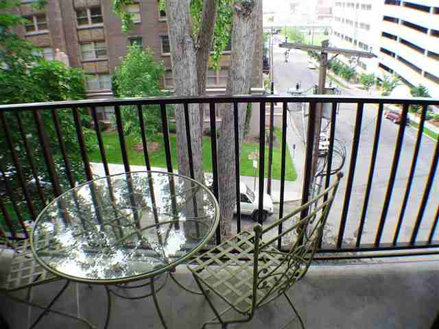 707  W 6th - Photo 9