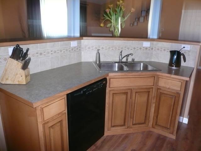 1215  N Locust Rd - Photo 4