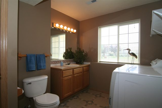 1607  E SHARPSBURG Ave - Photo 8