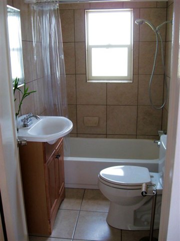 917  E Lake St - Photo 8