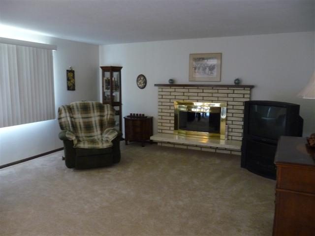 257 Gregory Dr - Photo 3