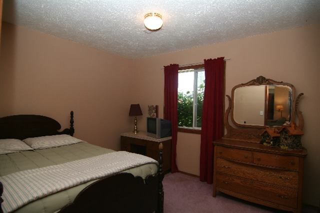 4233 E 9TH - Photo 8