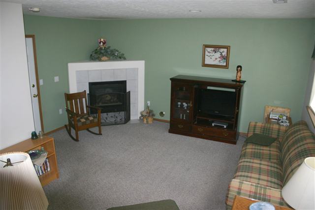 1613  E Calkins Dr - Photo 4