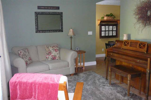 4814 N Rustle St - Photo 2