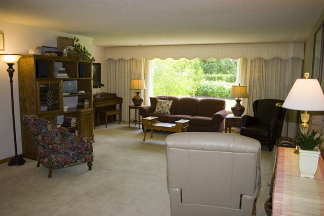 1923 W Courtland Ave - Photo 3