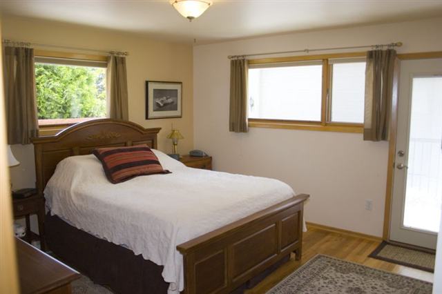 1923 W Courtland Ave - Photo 5