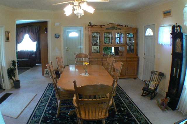2403  E ILLINOIS - Photo 3