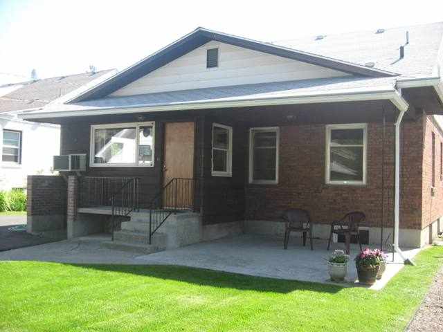 1124  S Bernard St - Photo 9