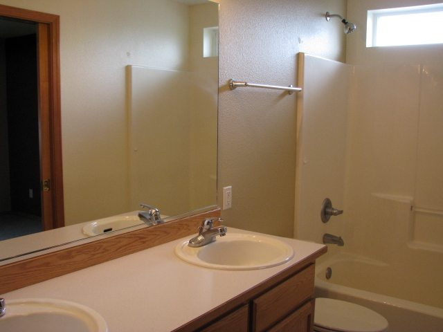 4711  E 15TH - Photo 6