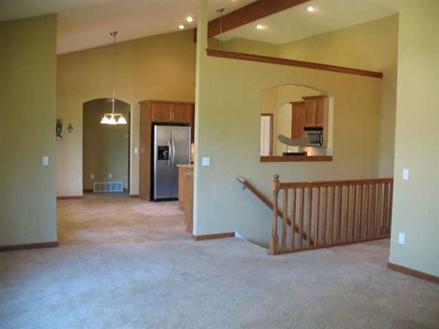 703  E Golden - Photo 3