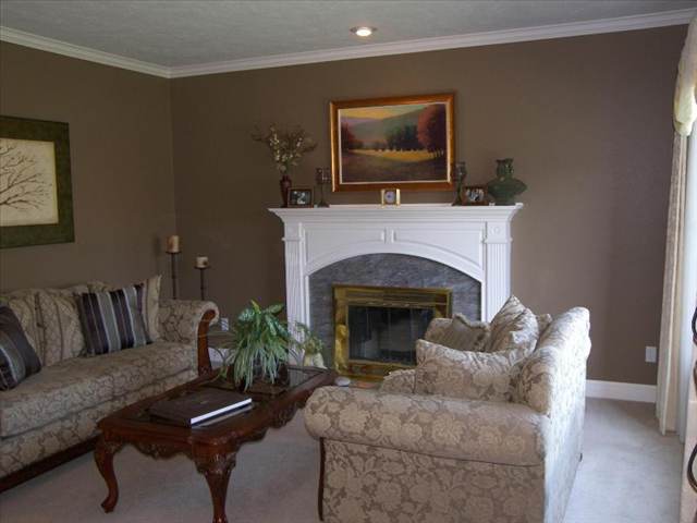 329  W Charlton - Photo 3