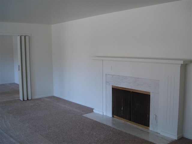 1505  E Rockwood Blvd - Photo 4