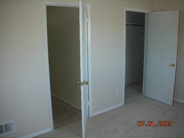 1012  E Garland Ave - Photo 6