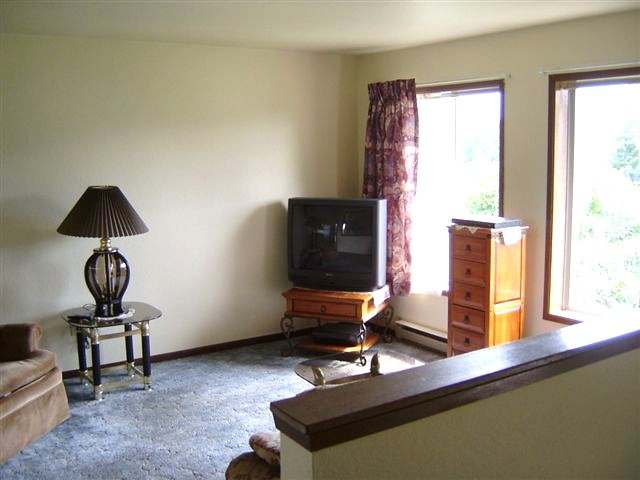 807 BERNARD St - Photo 3