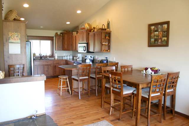4711 Cougar Mountain Way - Photo 3