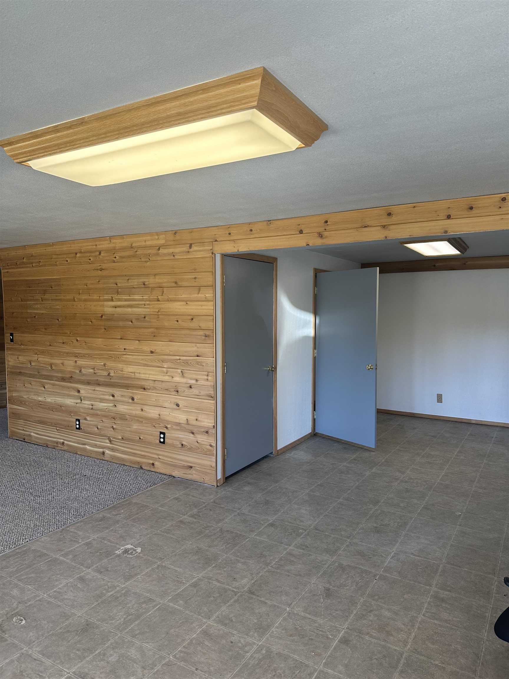 1001 W Walnut St - Photo 18
