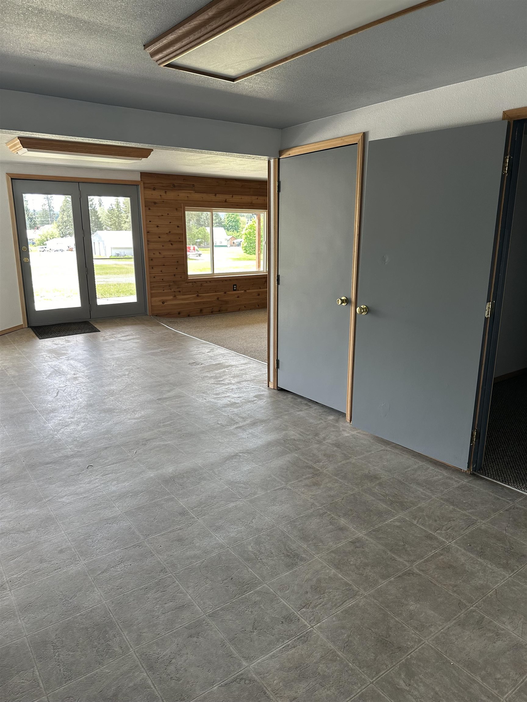 1001 W Walnut St - Photo 19