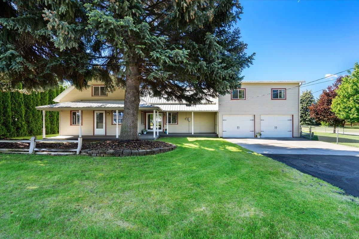 17602 E Indiana Ave - Photo 1