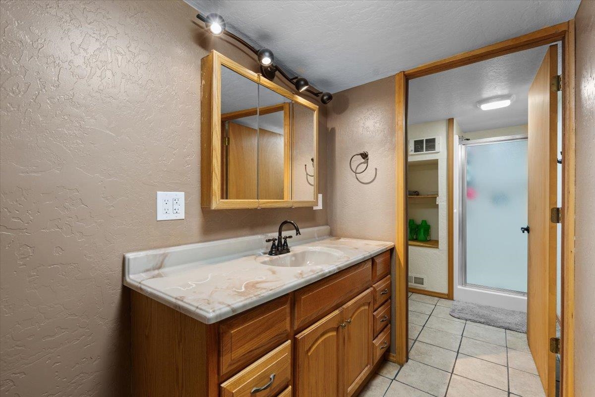 17602 E Indiana Ave - Photo 16