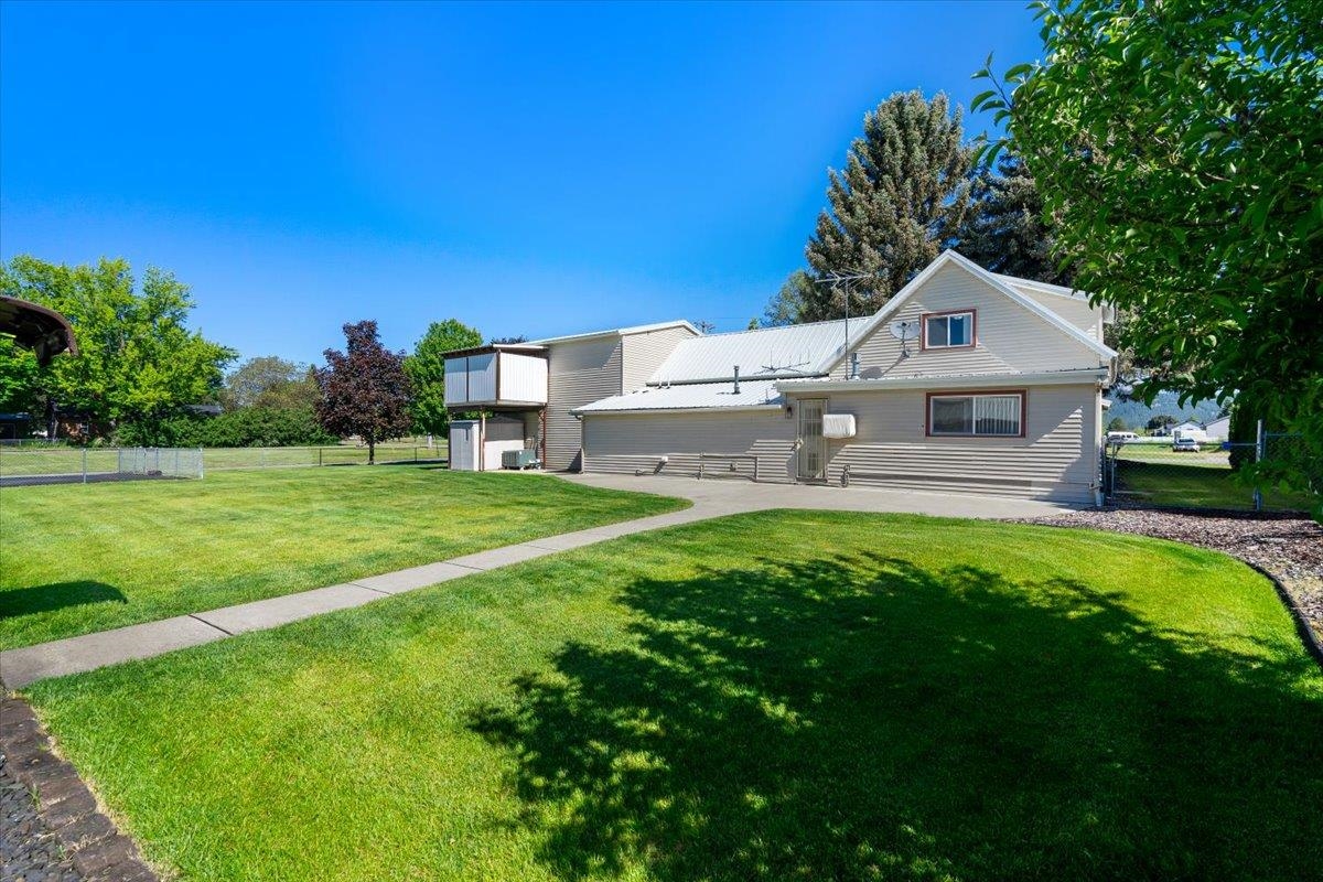 17602 E Indiana Ave - Photo 24