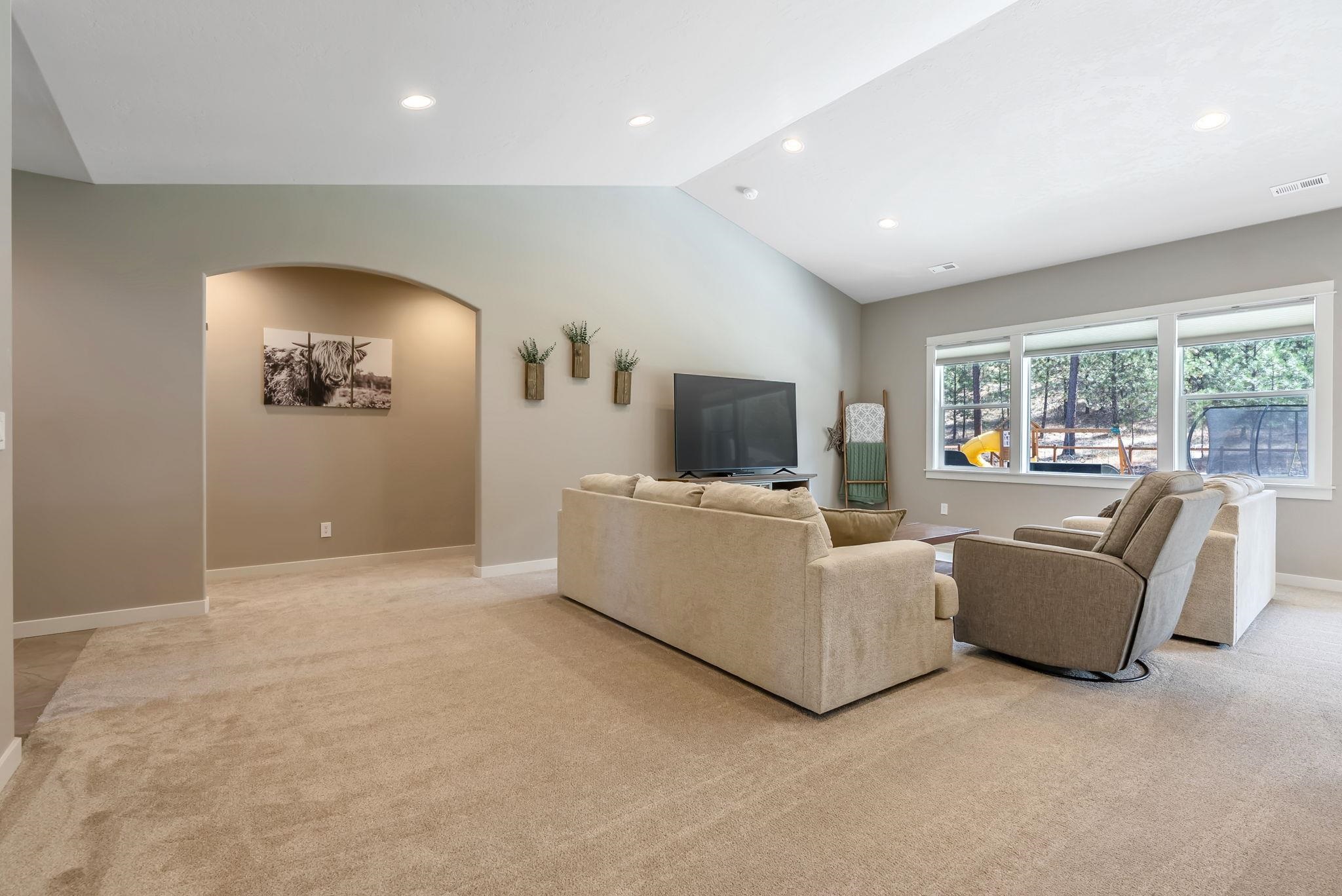 20025 N Mathias Ln - Photo 3