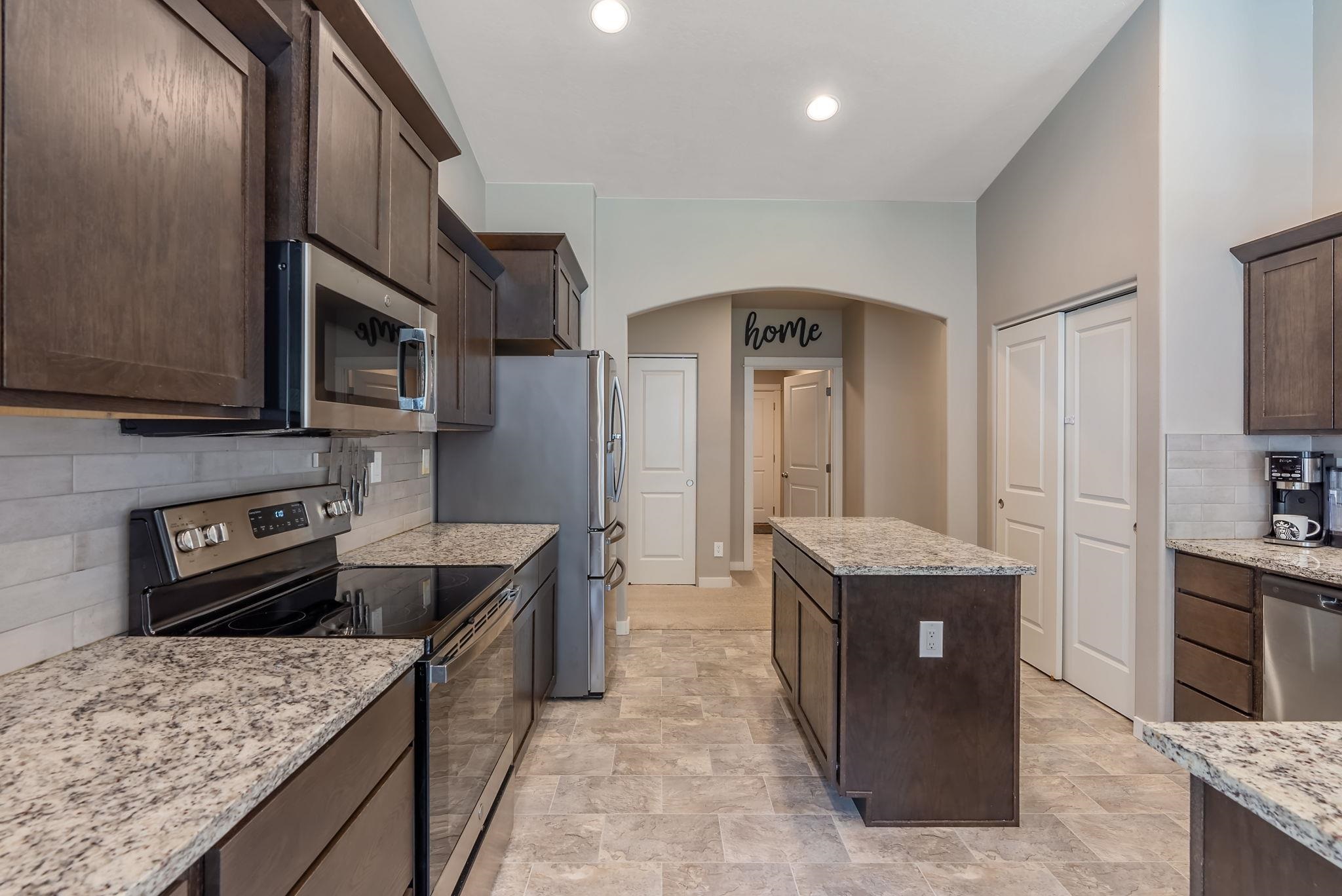 20025 N Mathias Ln - Photo 8