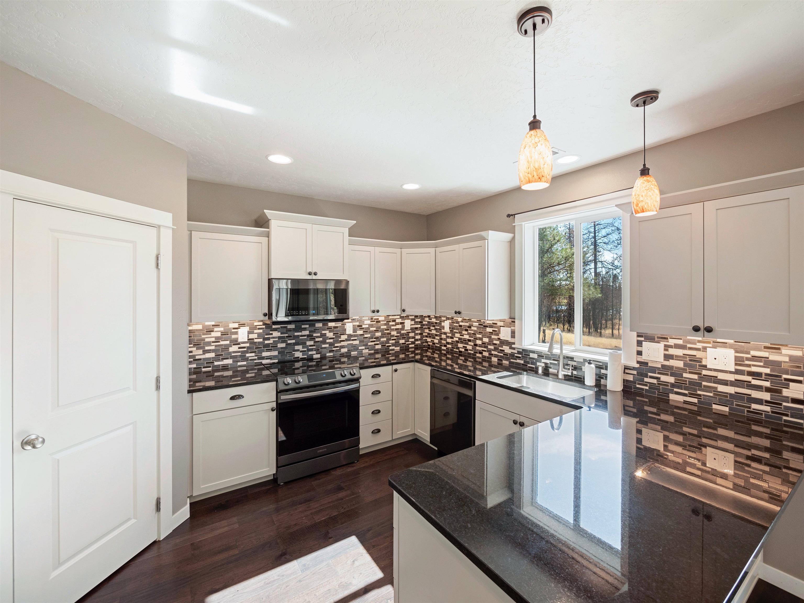 18215 W Genni Rock Ln - Photo 14