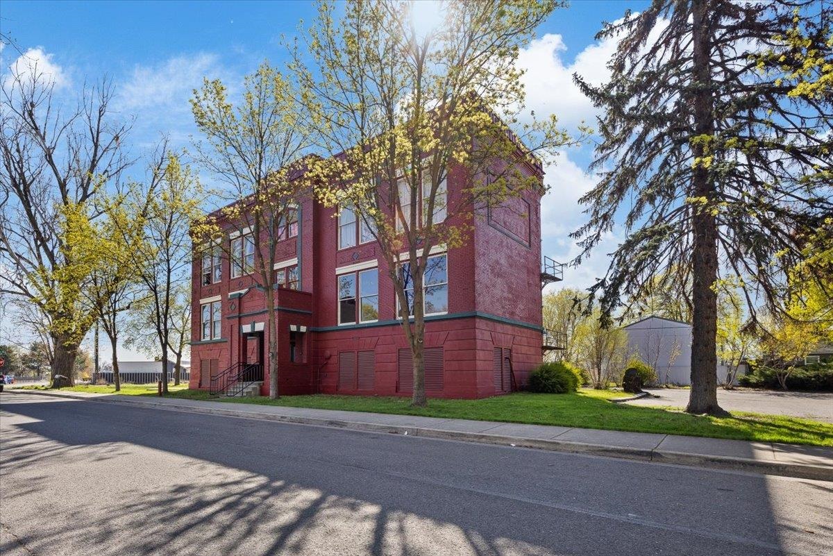 5634 E Commerce Ave - Photo 3