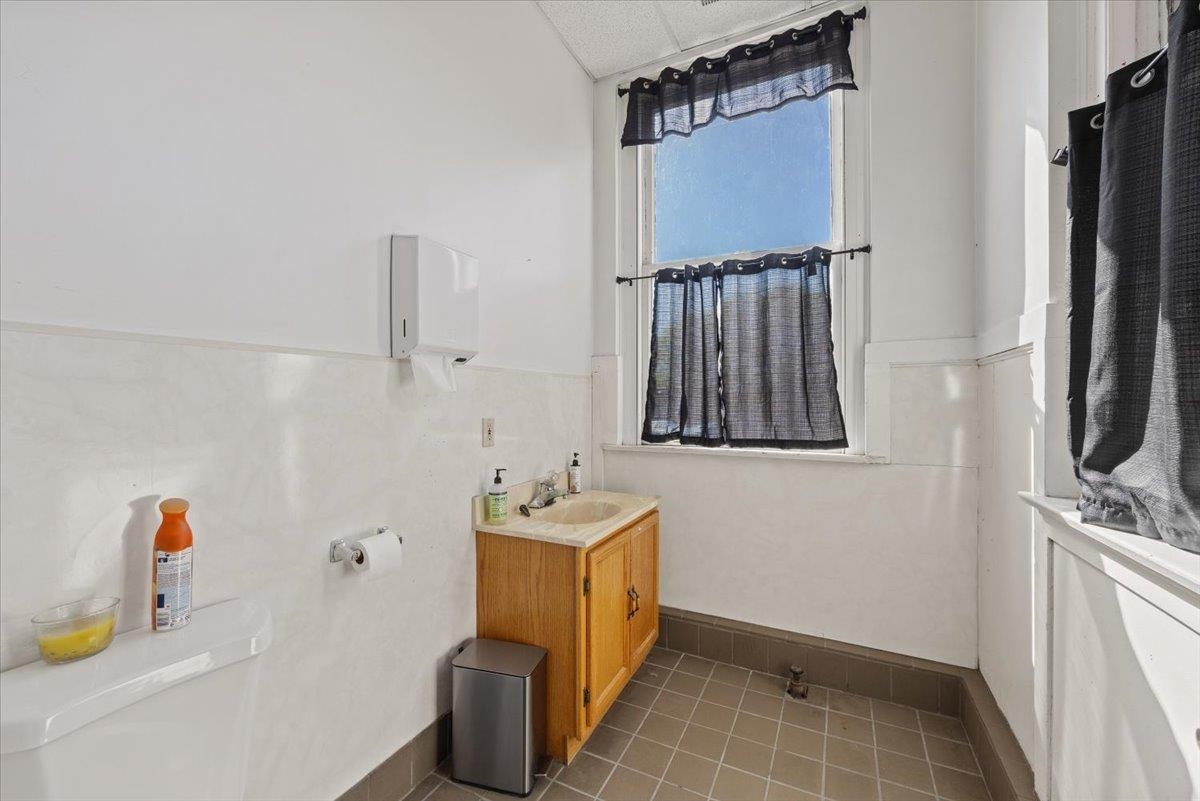 5634 E Commerce Ave - Photo 23