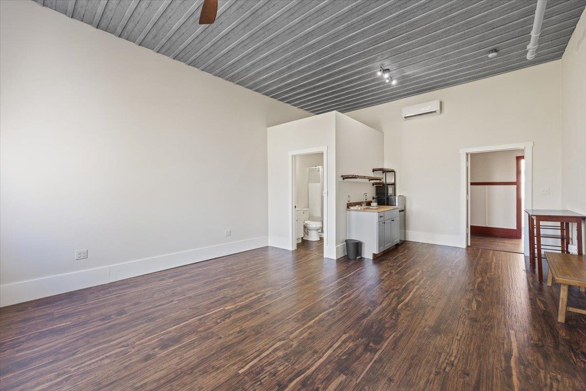 5634 E Commerce Ave - Photo 9