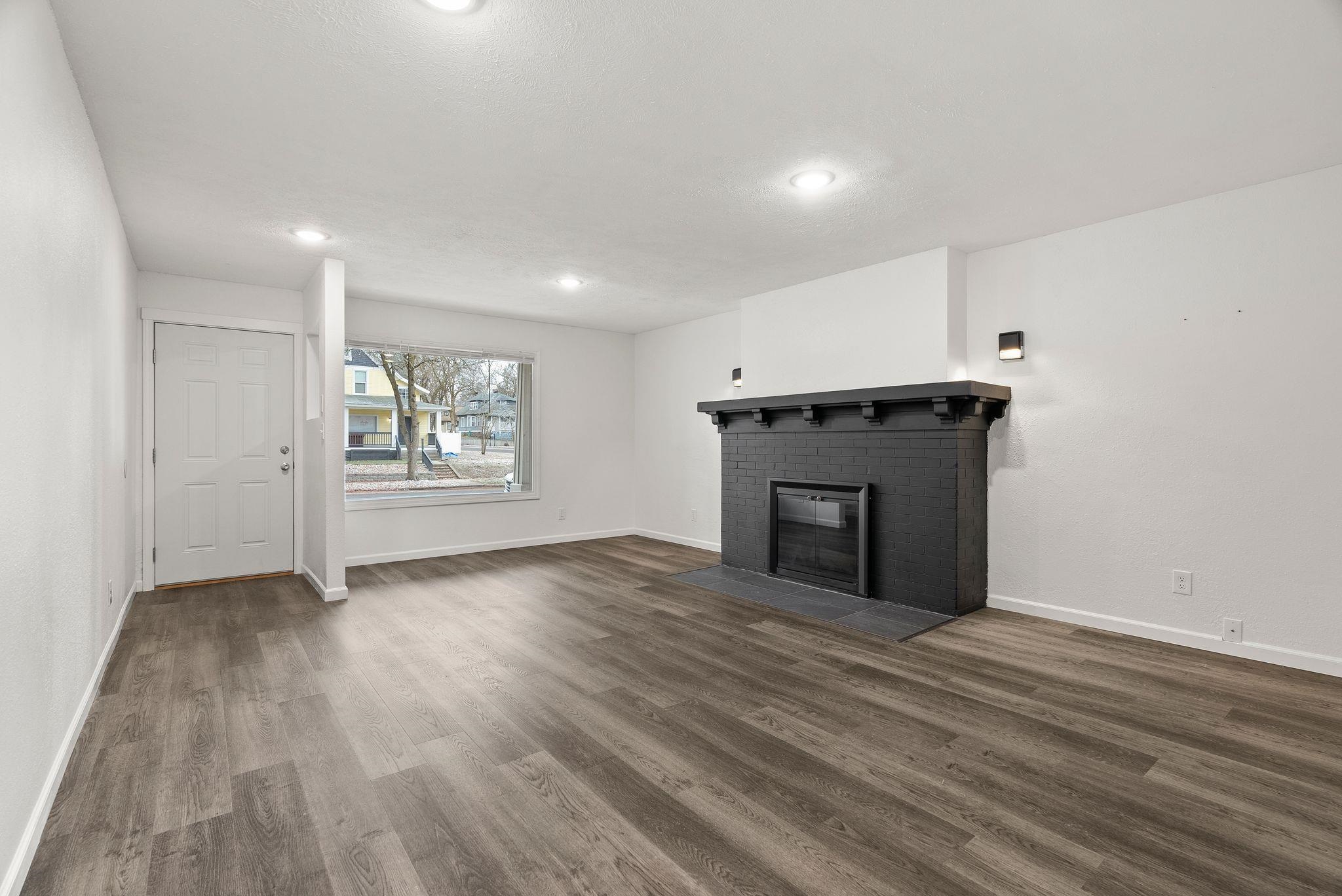 1424 W 10th Ave - Photo 3