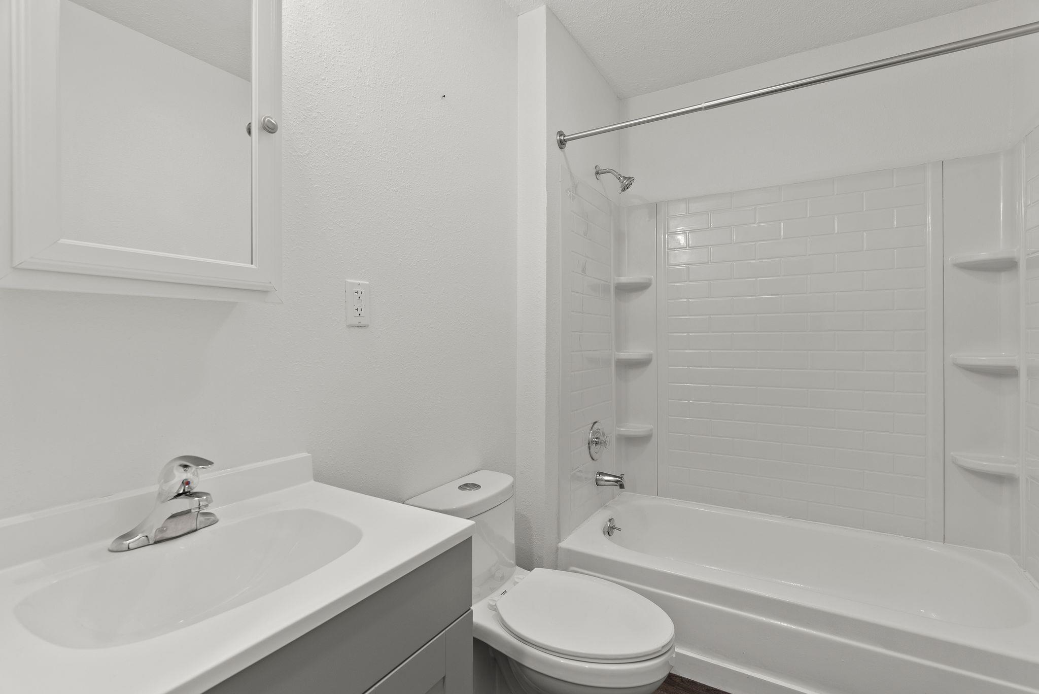 1424 W 10th Ave - Photo 7