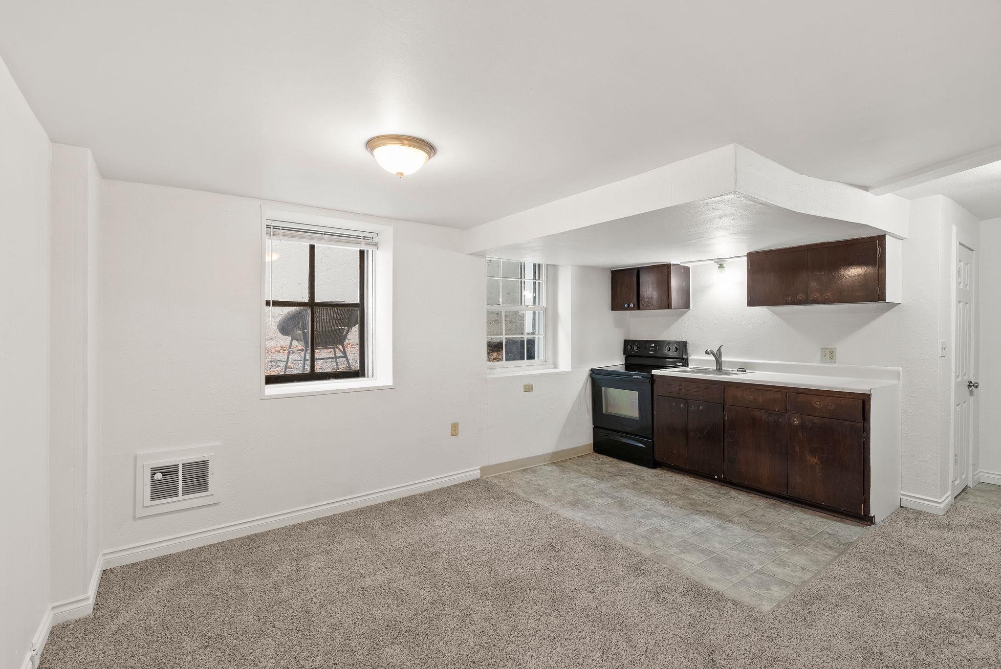 1424 W 10th Ave - Photo 8
