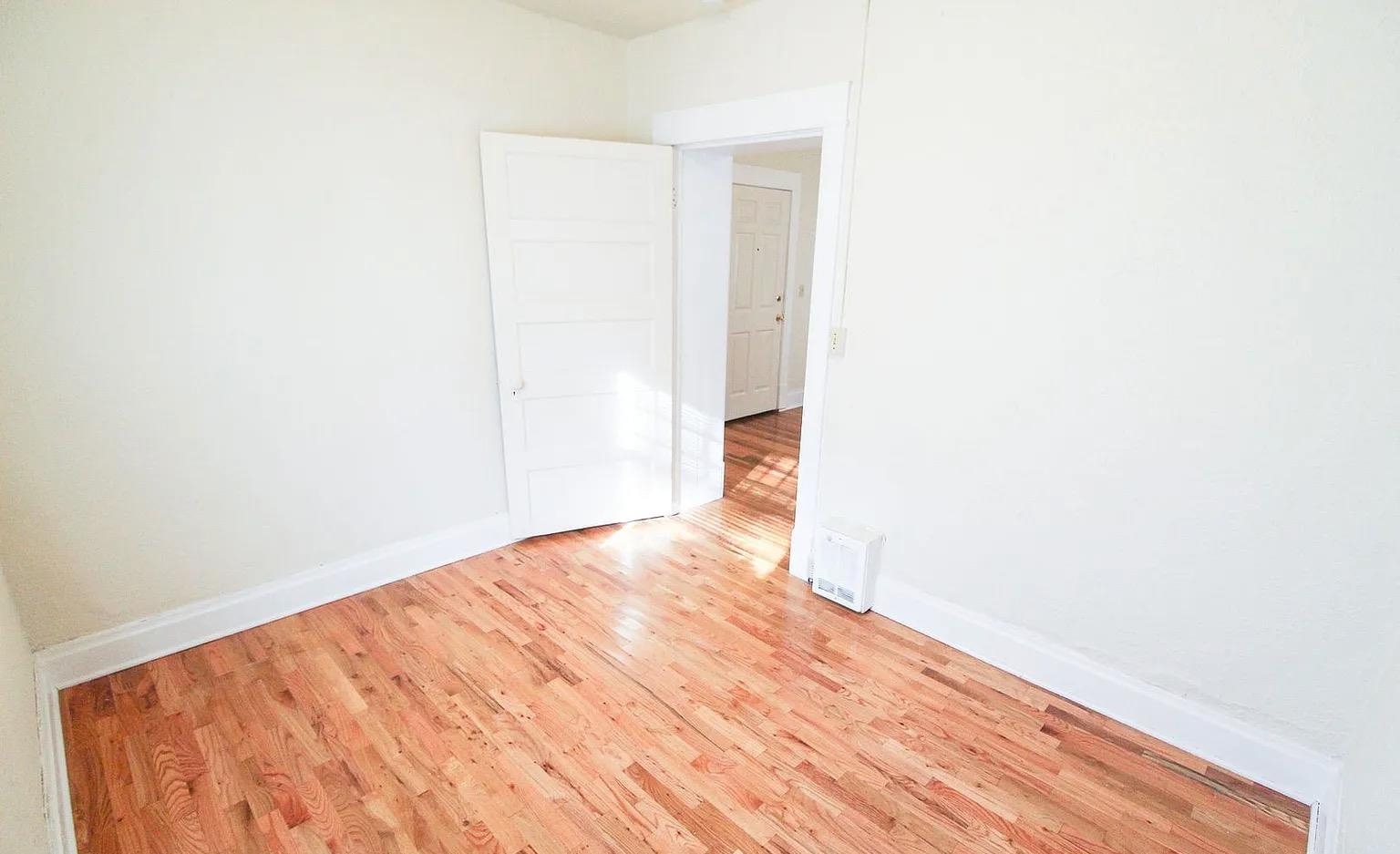 1428 W 10th Ave - Photo 9