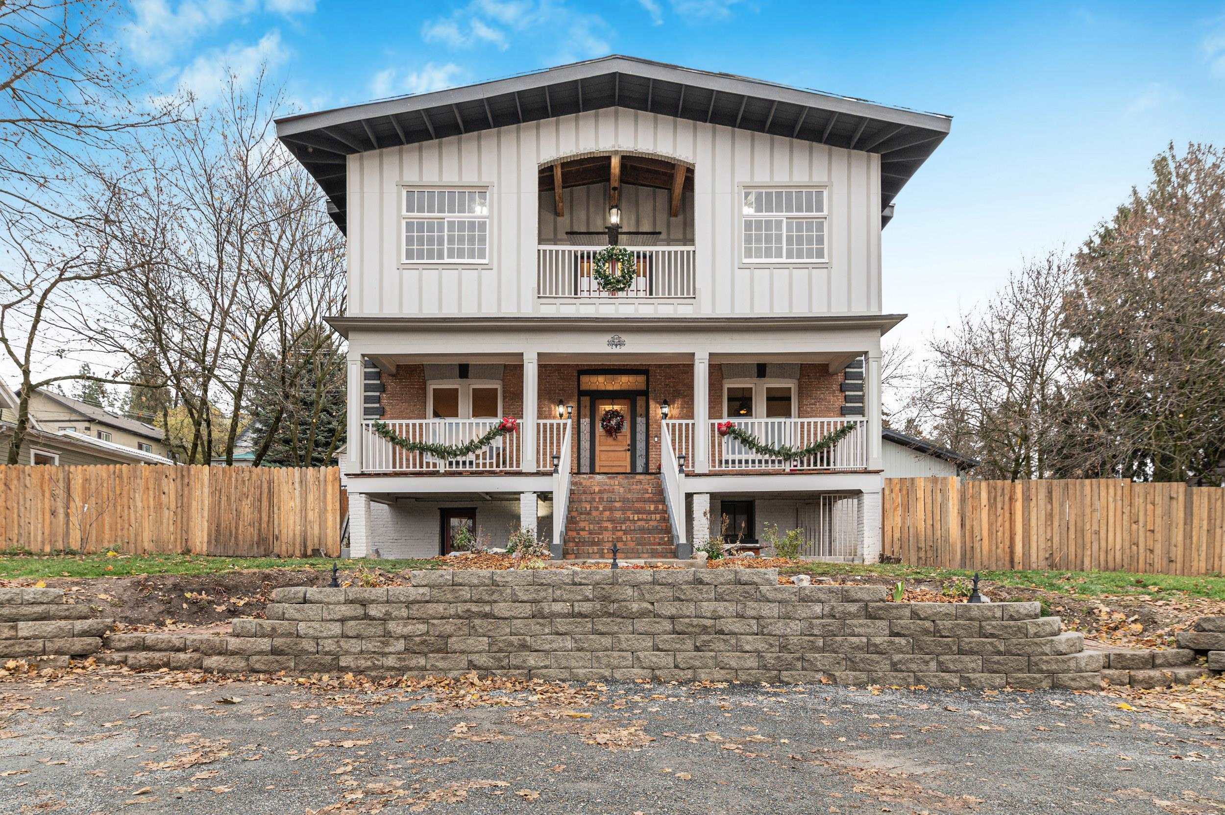 640 N Elm St - Photo 3