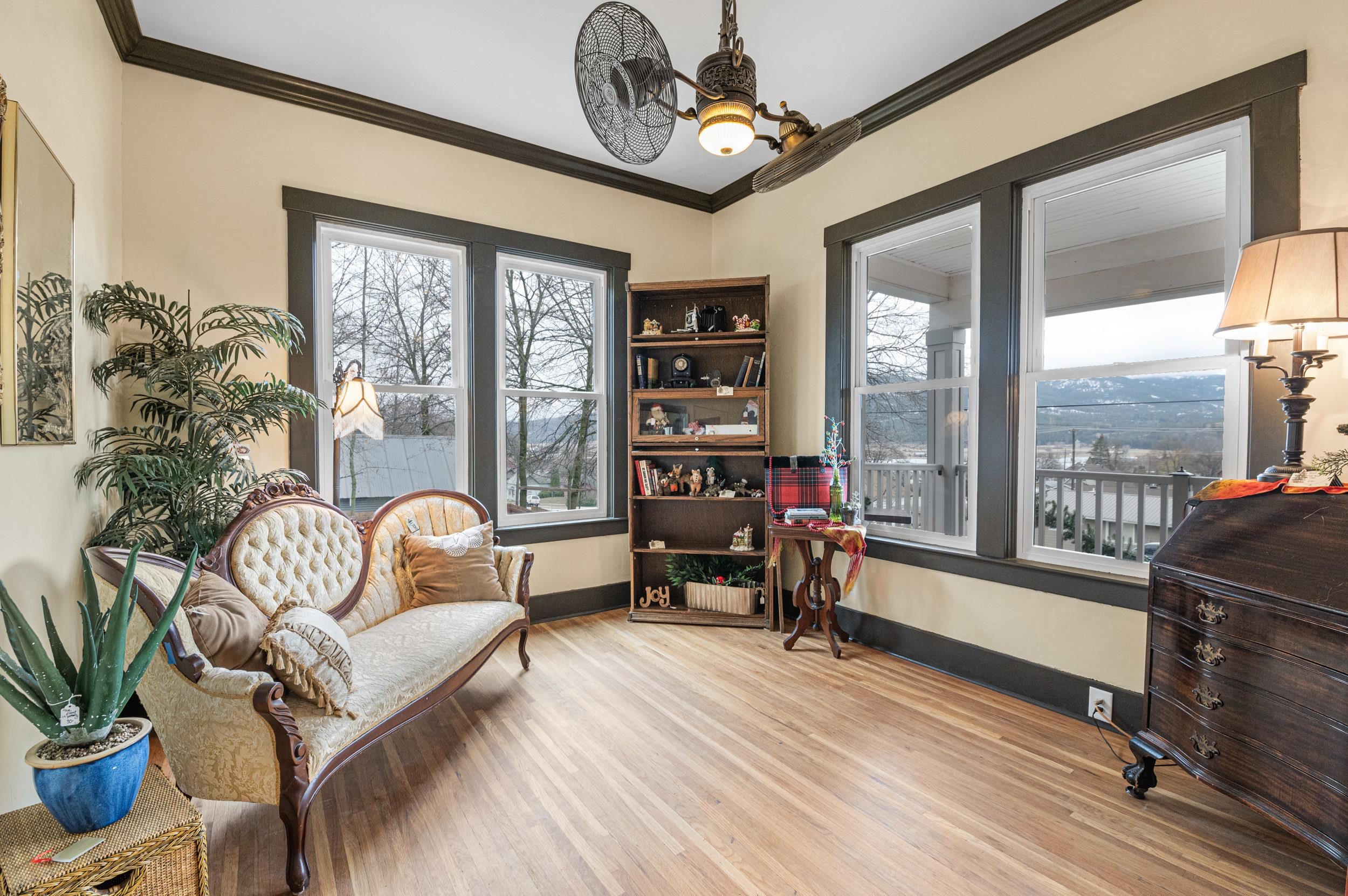 640 N Elm St - Photo 7