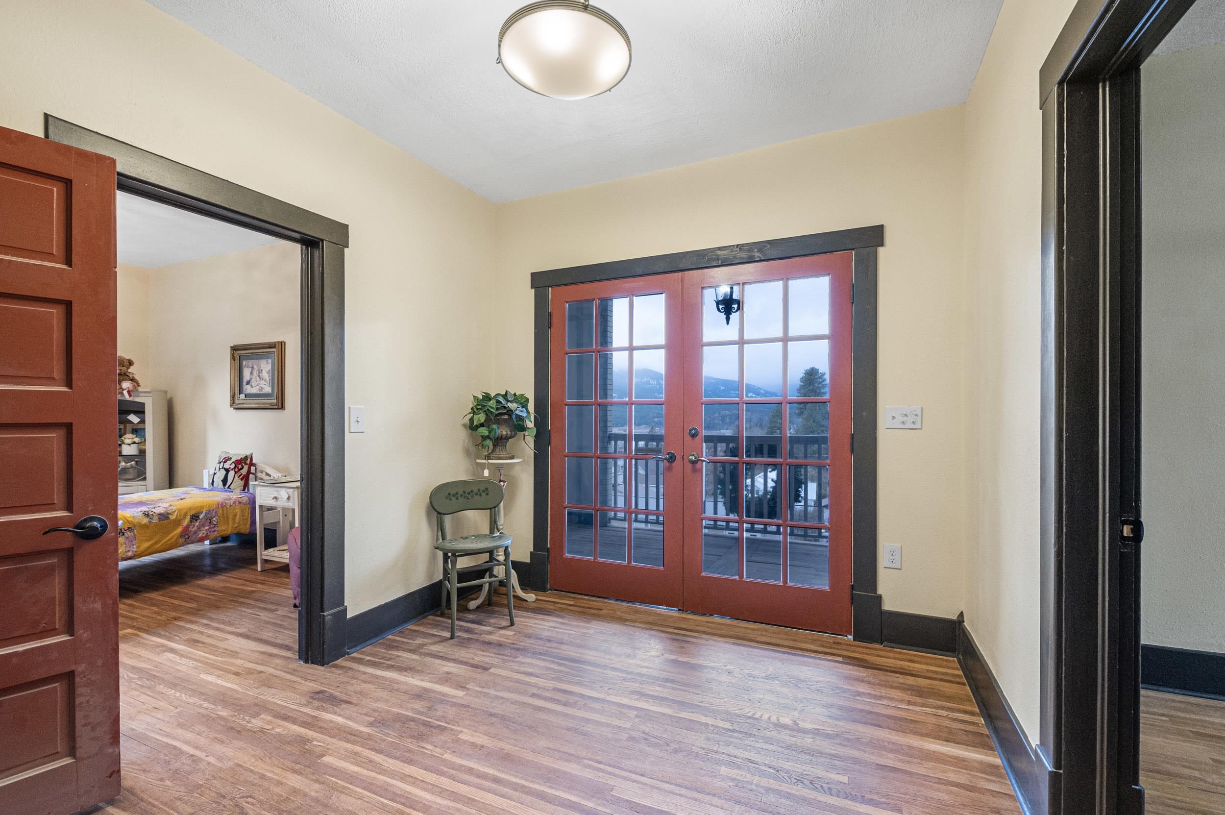 640 N Elm St - Photo 35