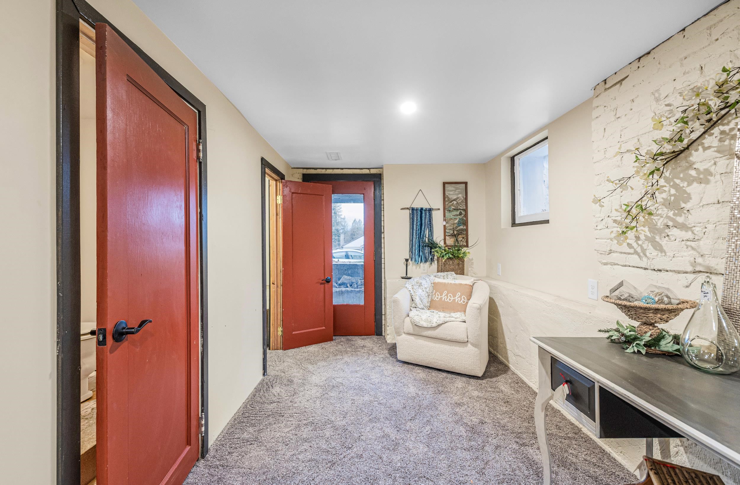 640 N Elm St - Photo 37