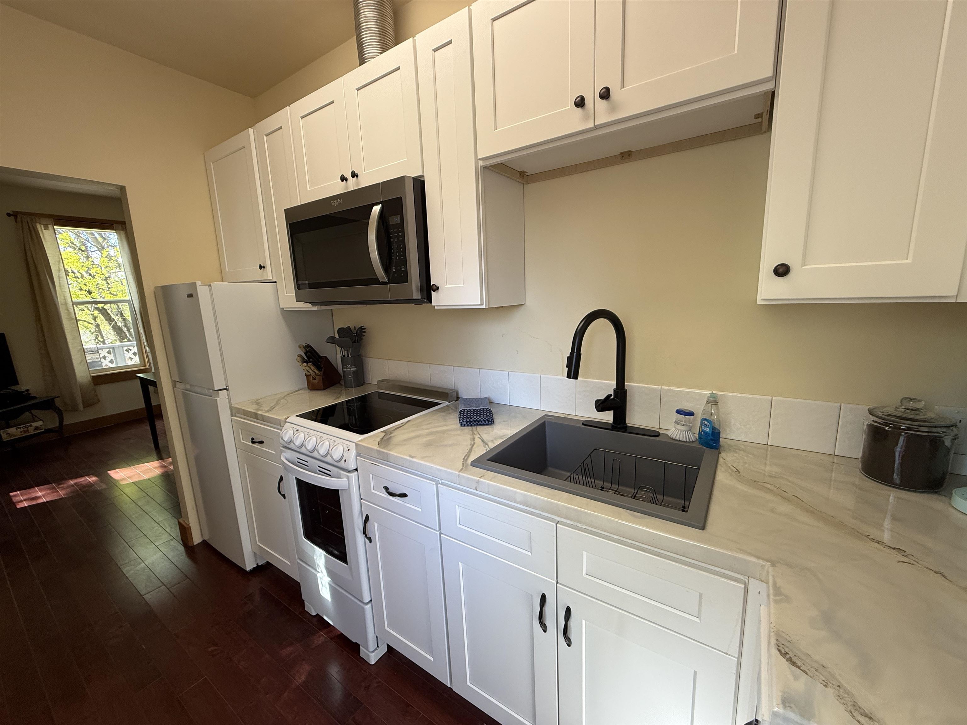 640 N Elm St - Photo 48