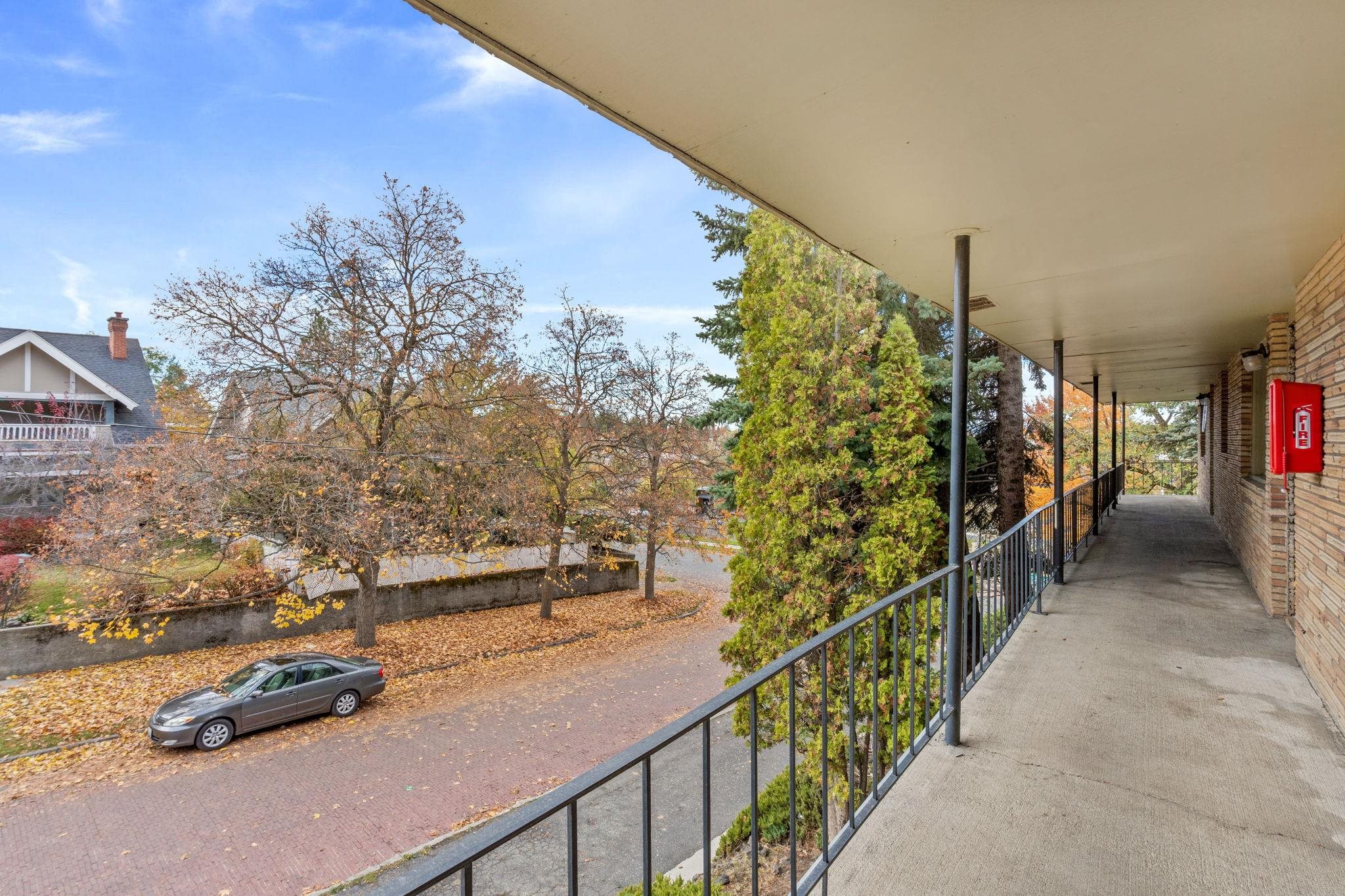 1627 W 7th Ave - Photo 21