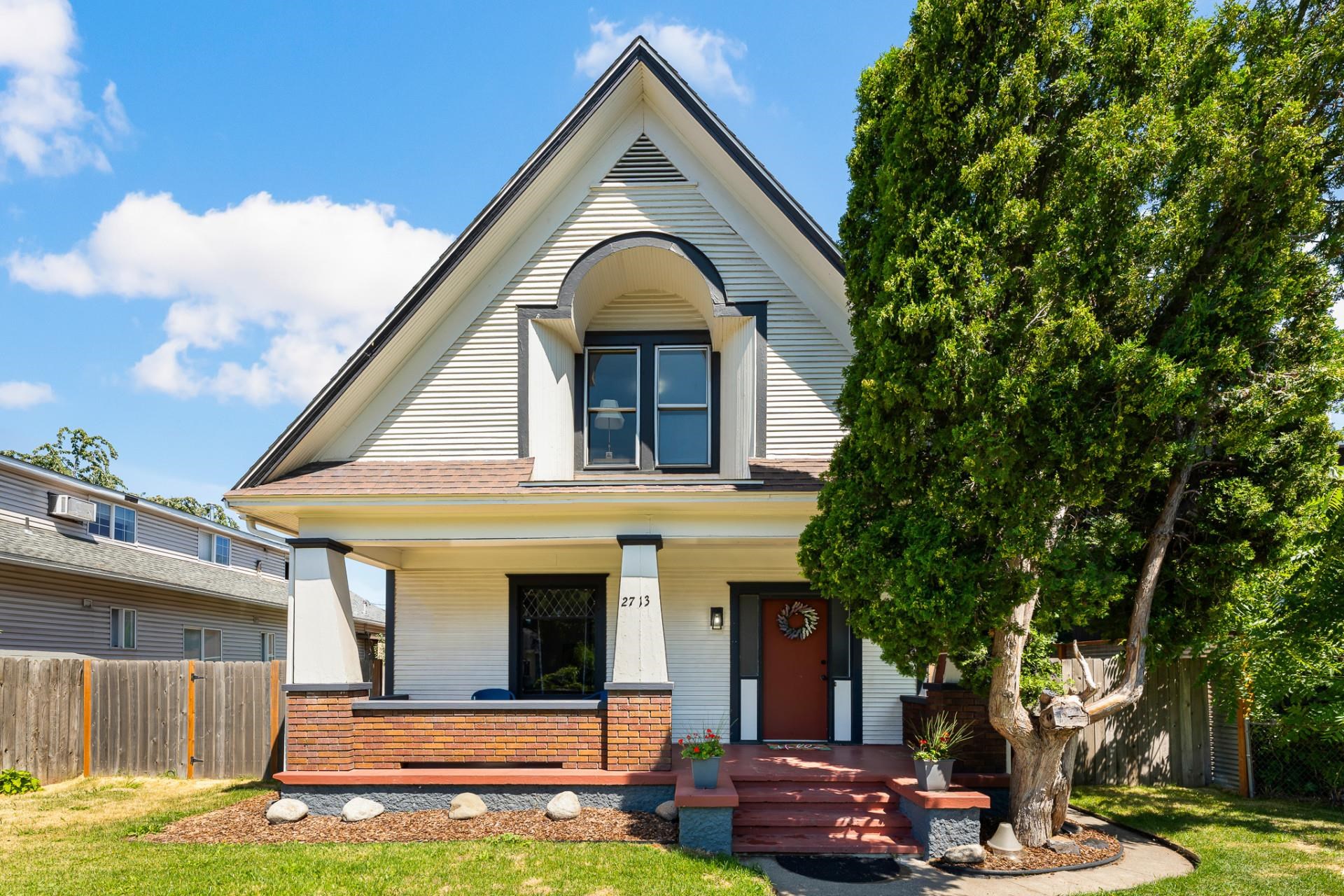 2713 E 5th Ave - Photo 2