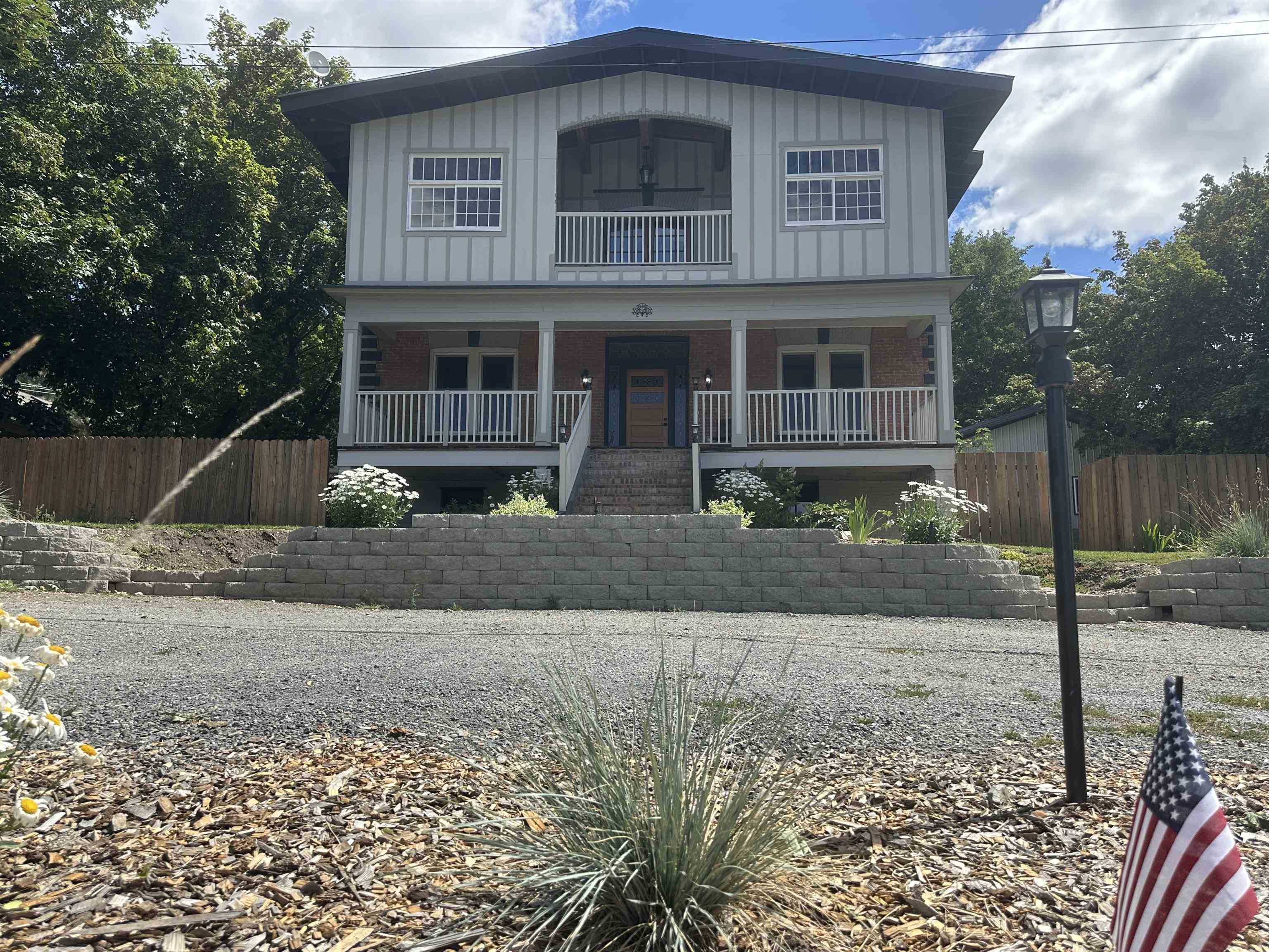 640 N Elm St - Photo 2