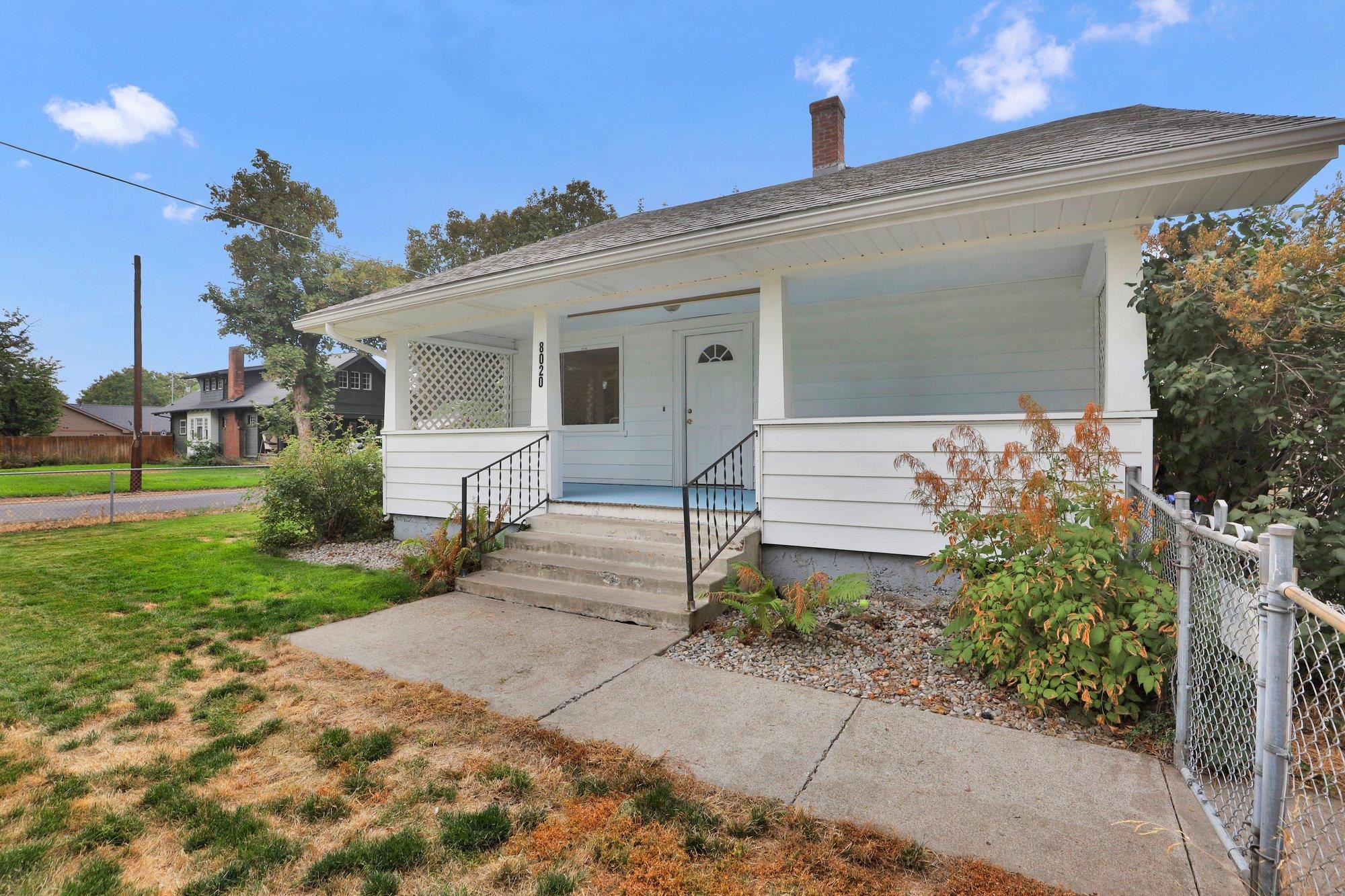 8020 E Marietta Ave - Photo 2