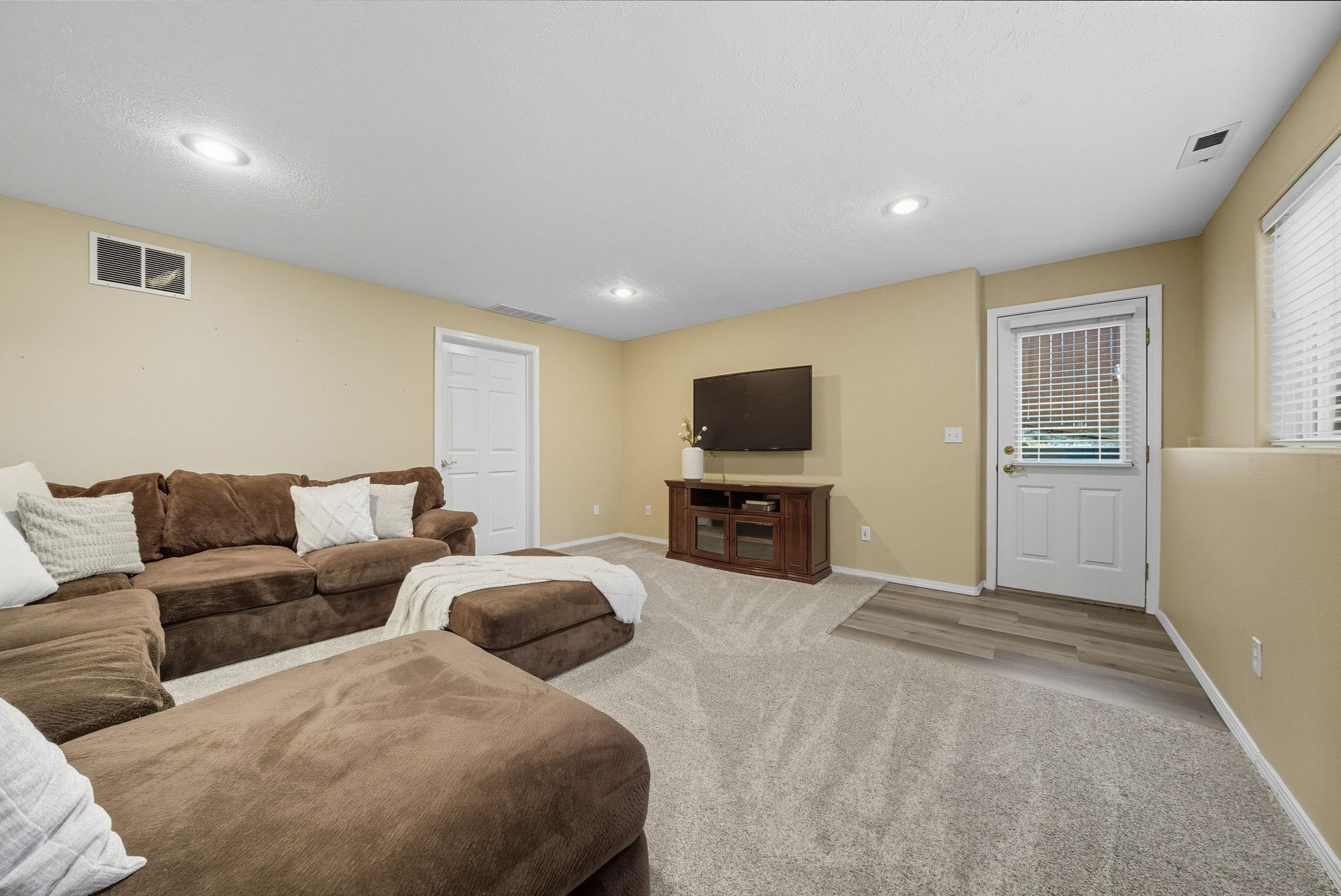 5203 S Hogan Ct - Photo 32
