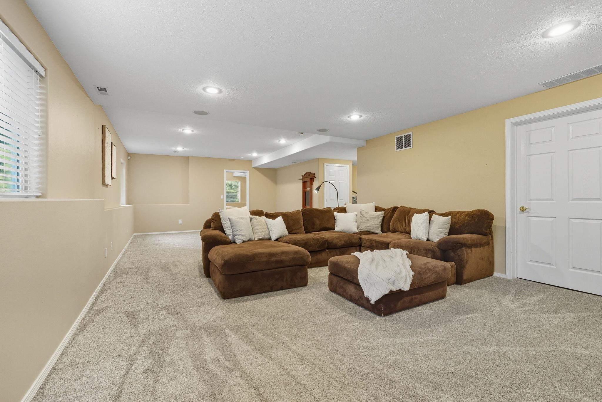 5203 S Hogan Ct - Photo 33