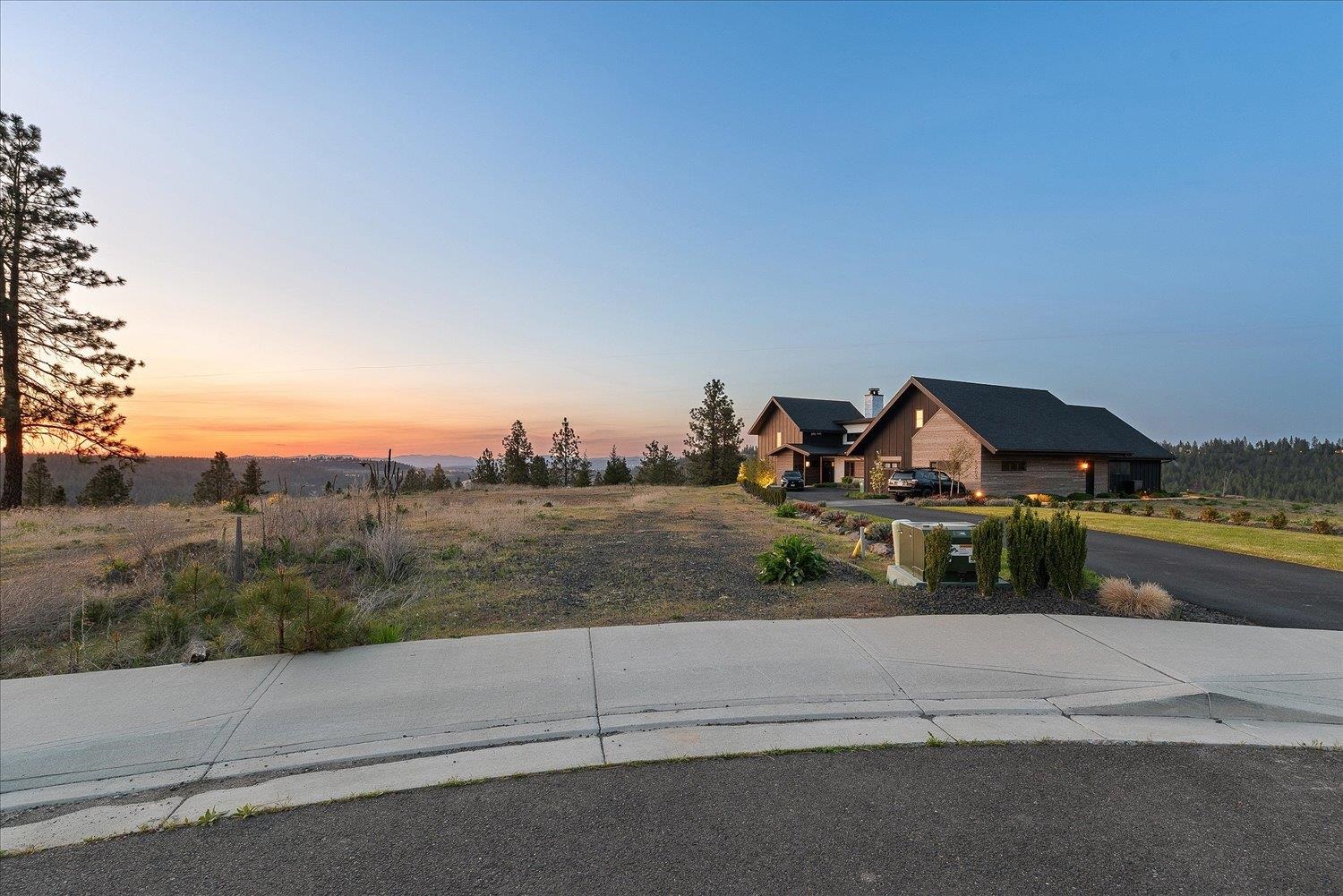 5204 S Falcon Point Ct - Photo 2
