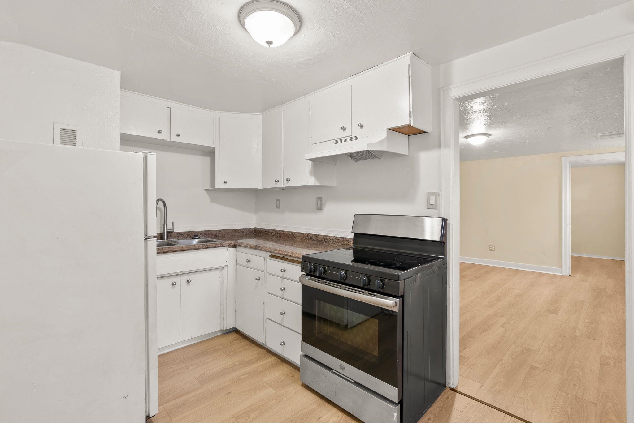 1828 W 9th Ave - Photo 5
