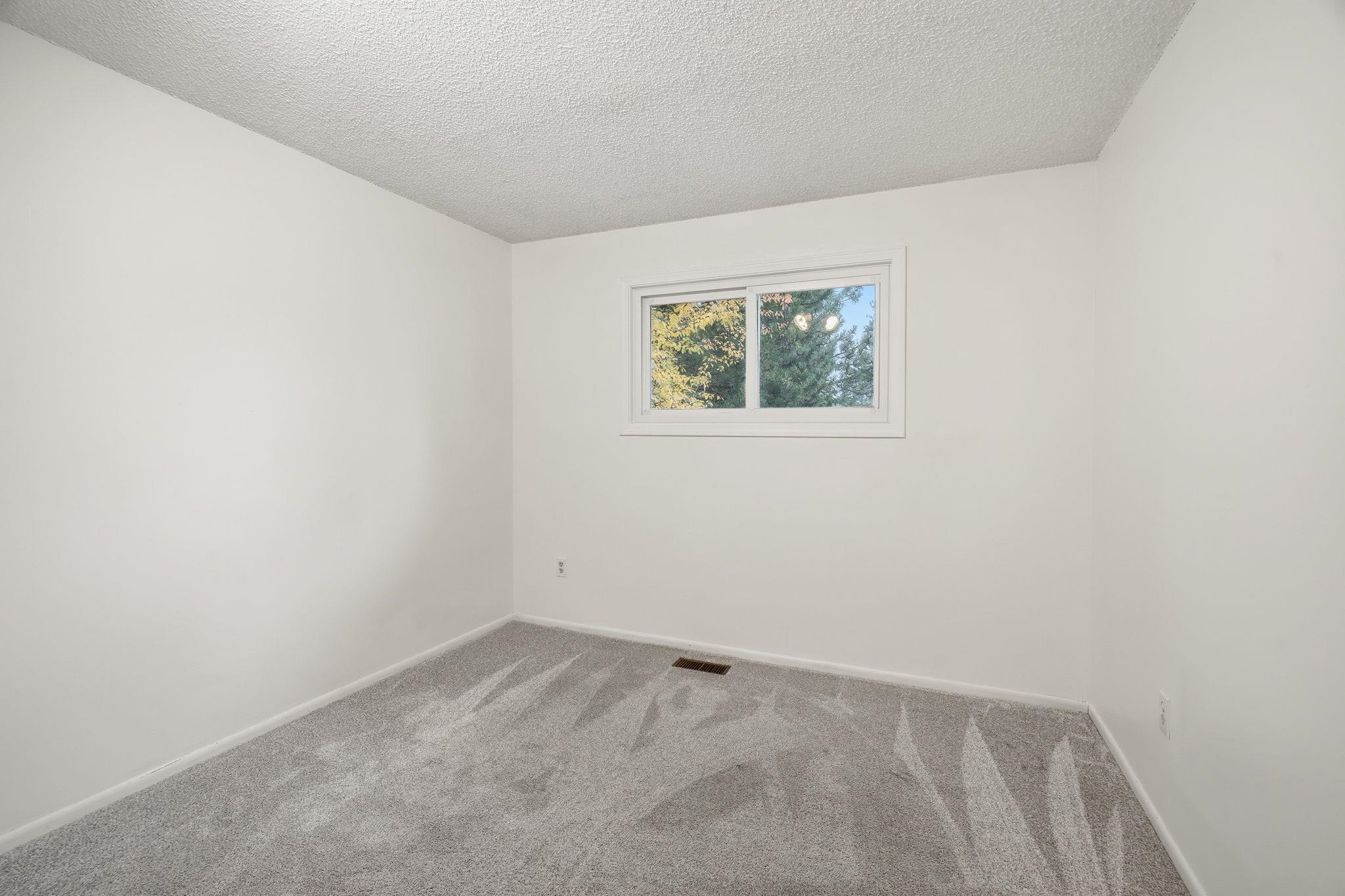 12003 N WHITEHOUSE St - Photo 16