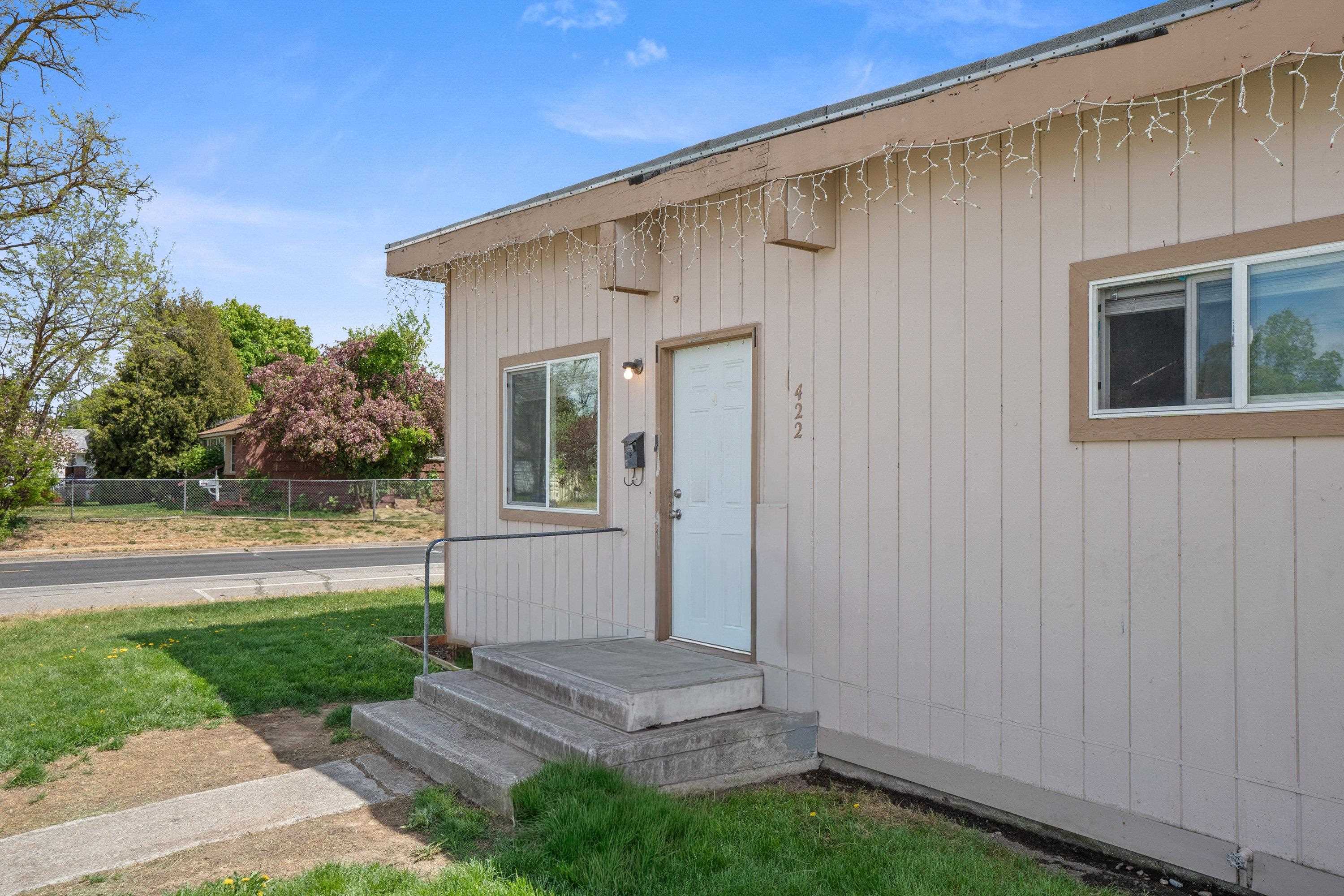 420 E Sanson Ave - Photo 2